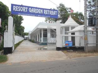 Resort Garden Retreat,,3 star