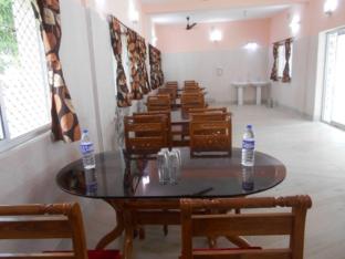 resort garden retreat