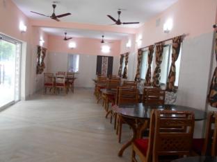 resort garden retreat