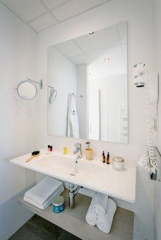 hotel valdys thalasso and spa la baie
