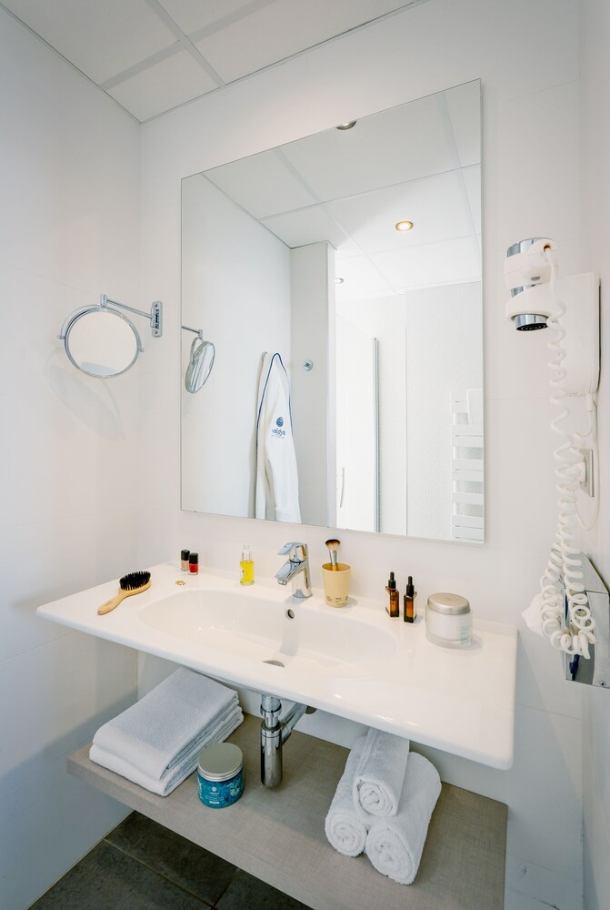 hotel valdys thalasso and spa la baie