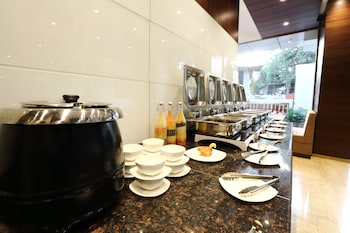 the altruist business hotel andheri