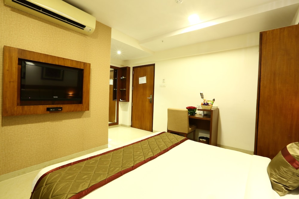 the altruist business hotel andheri