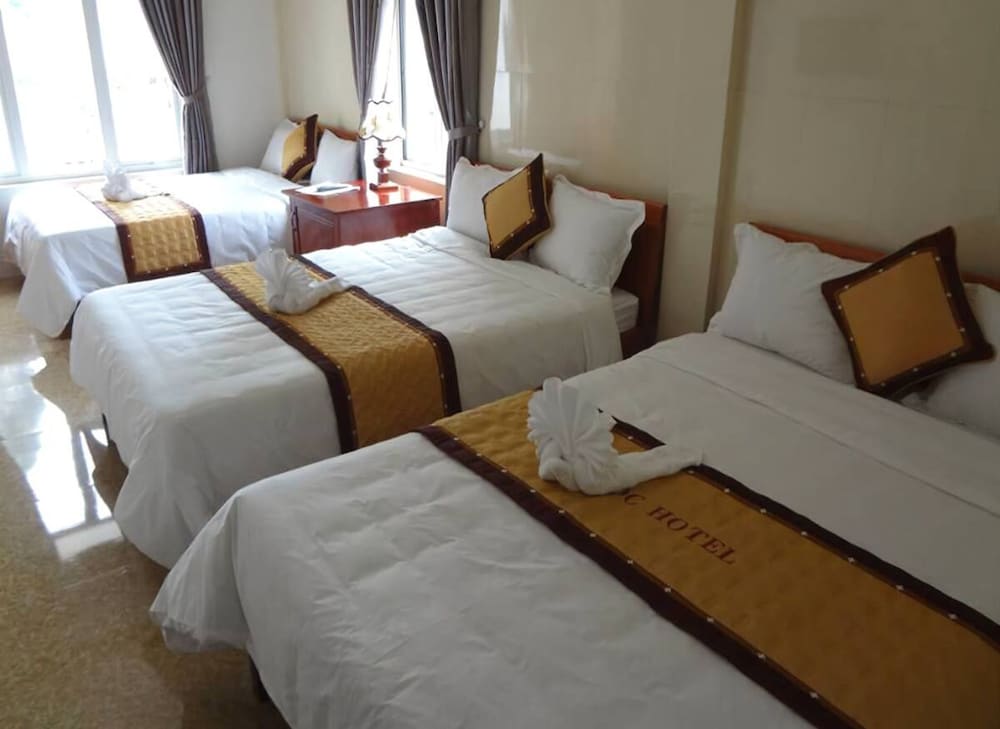 paradise hotel