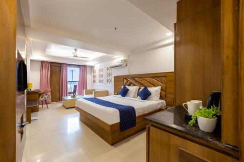 hotel lotus paradise