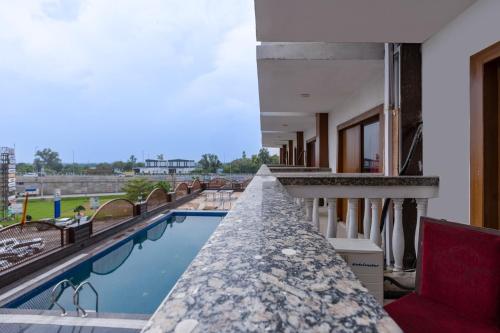 hotel lotus paradise