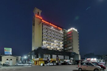 hotel lotus paradise