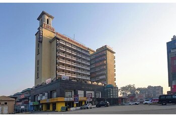 hotel lotus paradise