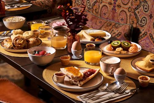 r kipling hotel by happyculture