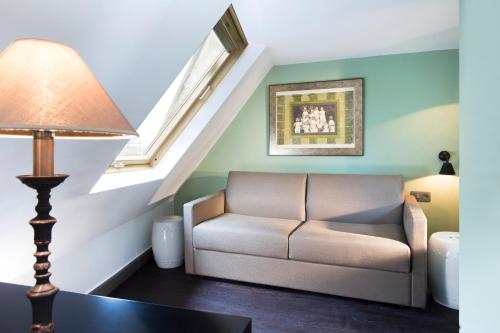 r kipling hotel by happyculture