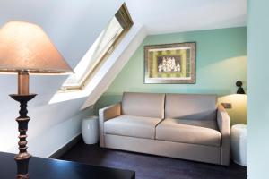 r kipling hotel by happyculture