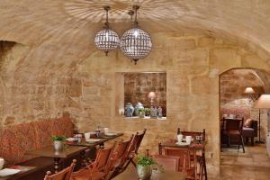 r kipling hotel by happyculture