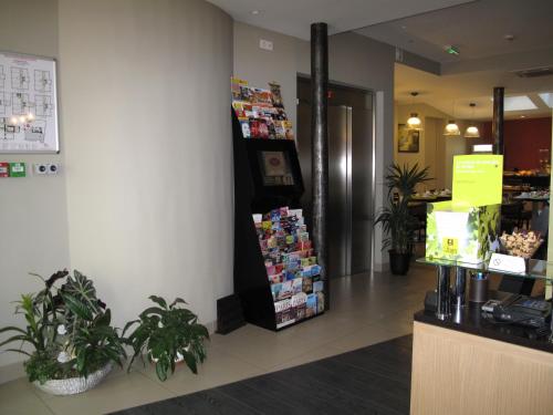 source hotel