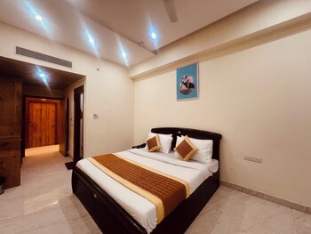 hotel lagoona and banquet hall