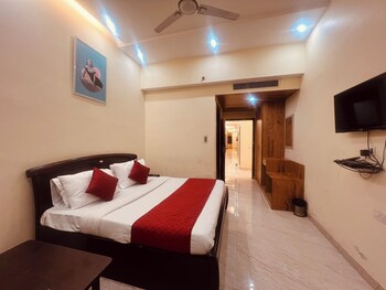 hotel lagoona and banquet hall