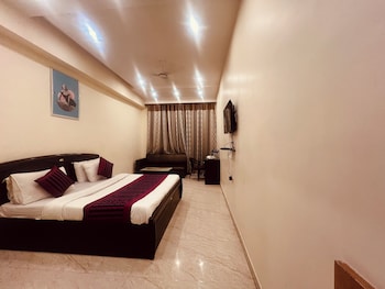 hotel lagoona and banquet hall