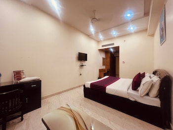 hotel lagoona and banquet hall