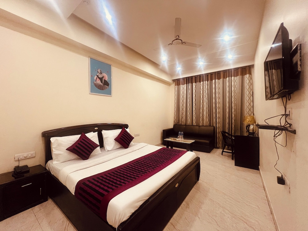 hotel lagoona and banquet hall