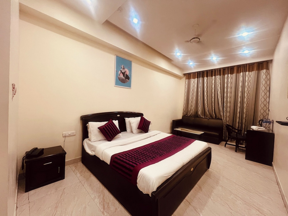 hotel lagoona and banquet hall