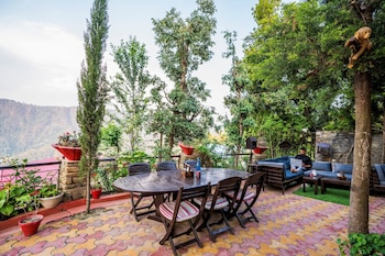 moustache select mukteshwar