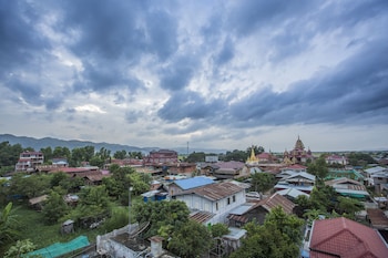 inle apex hotel