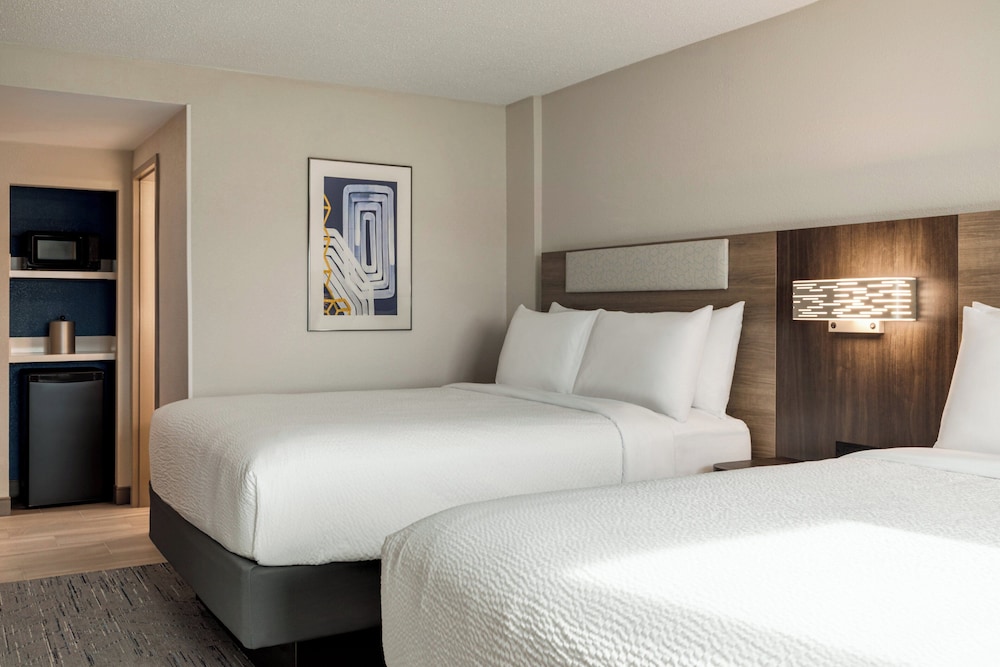 holiday inn express baltimore at the stadiums by ihg