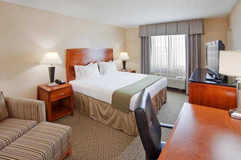 holiday inn express baltimore at the stadiums by ihg