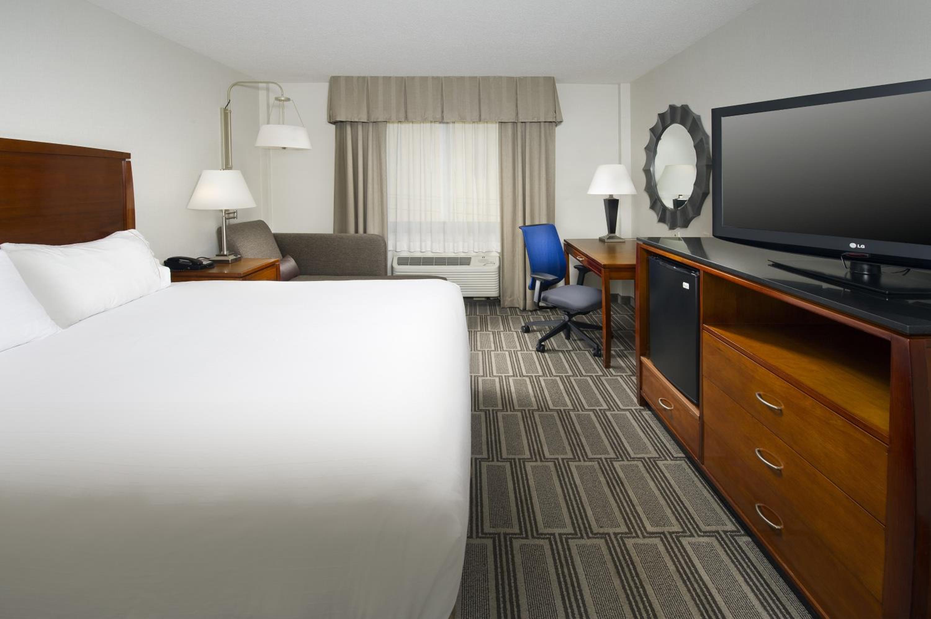 holiday inn express baltimore at the stadiums by ihg