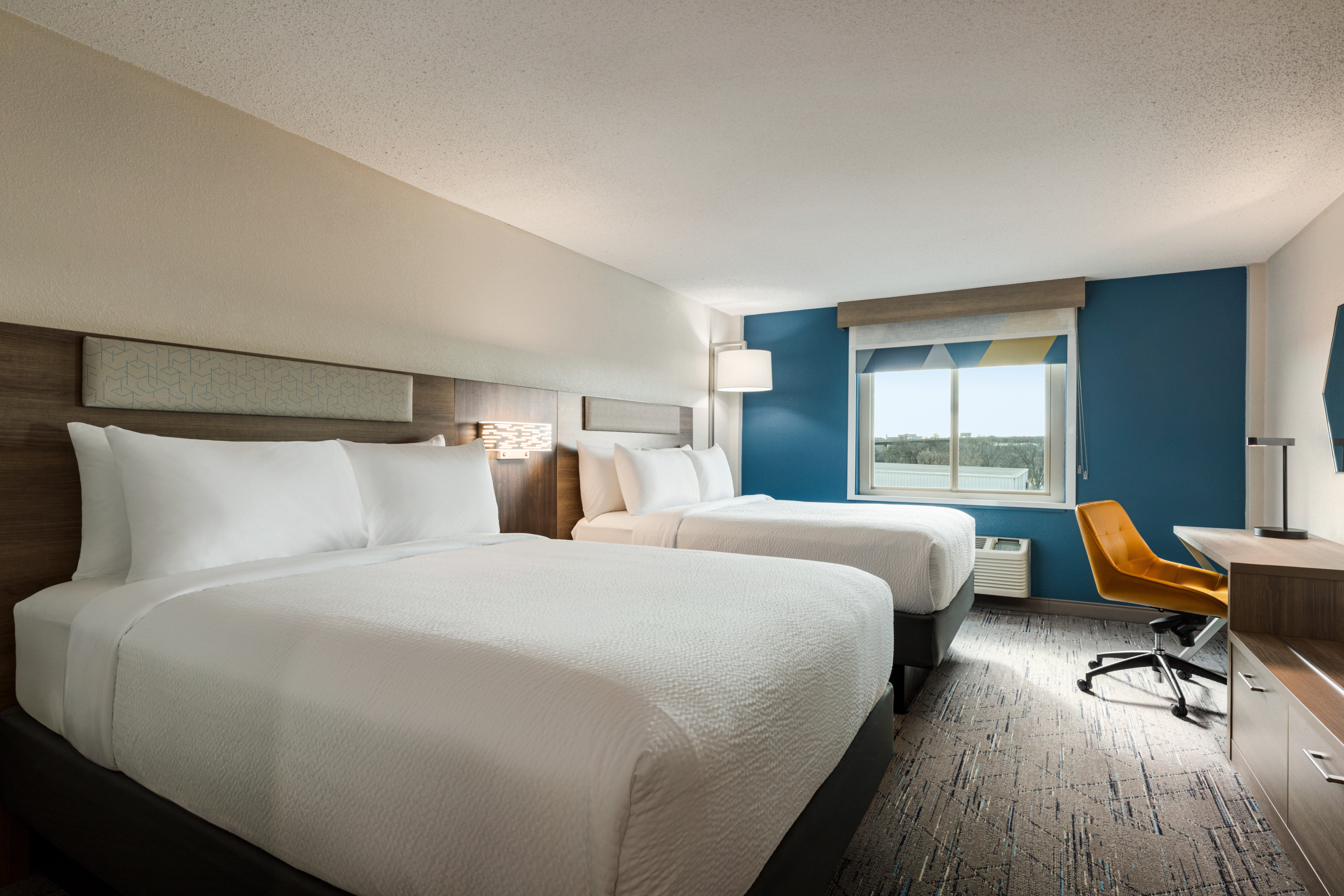 holiday inn express baltimore at the stadiums by ihg