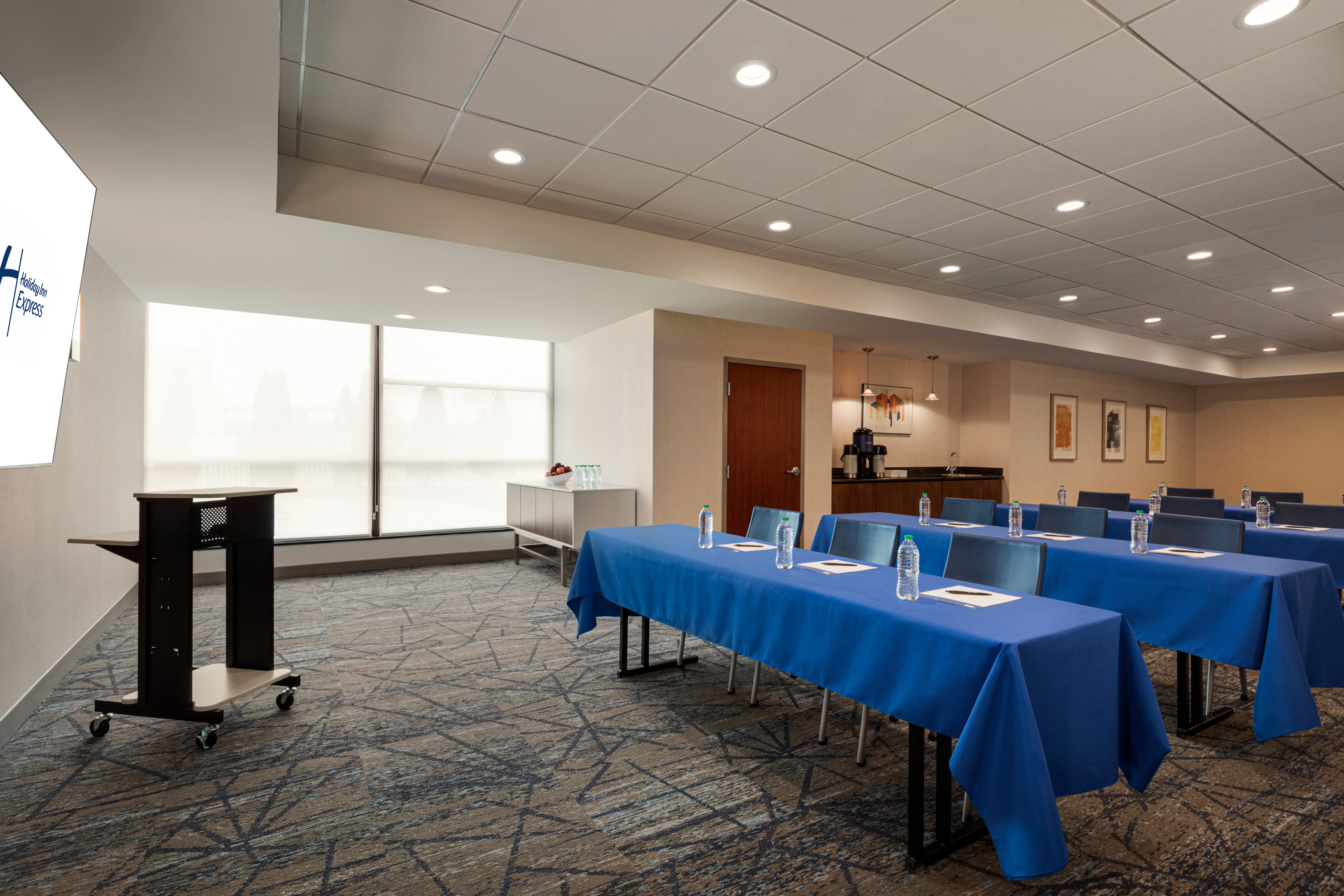 holiday inn express baltimore at the stadiums by ihg