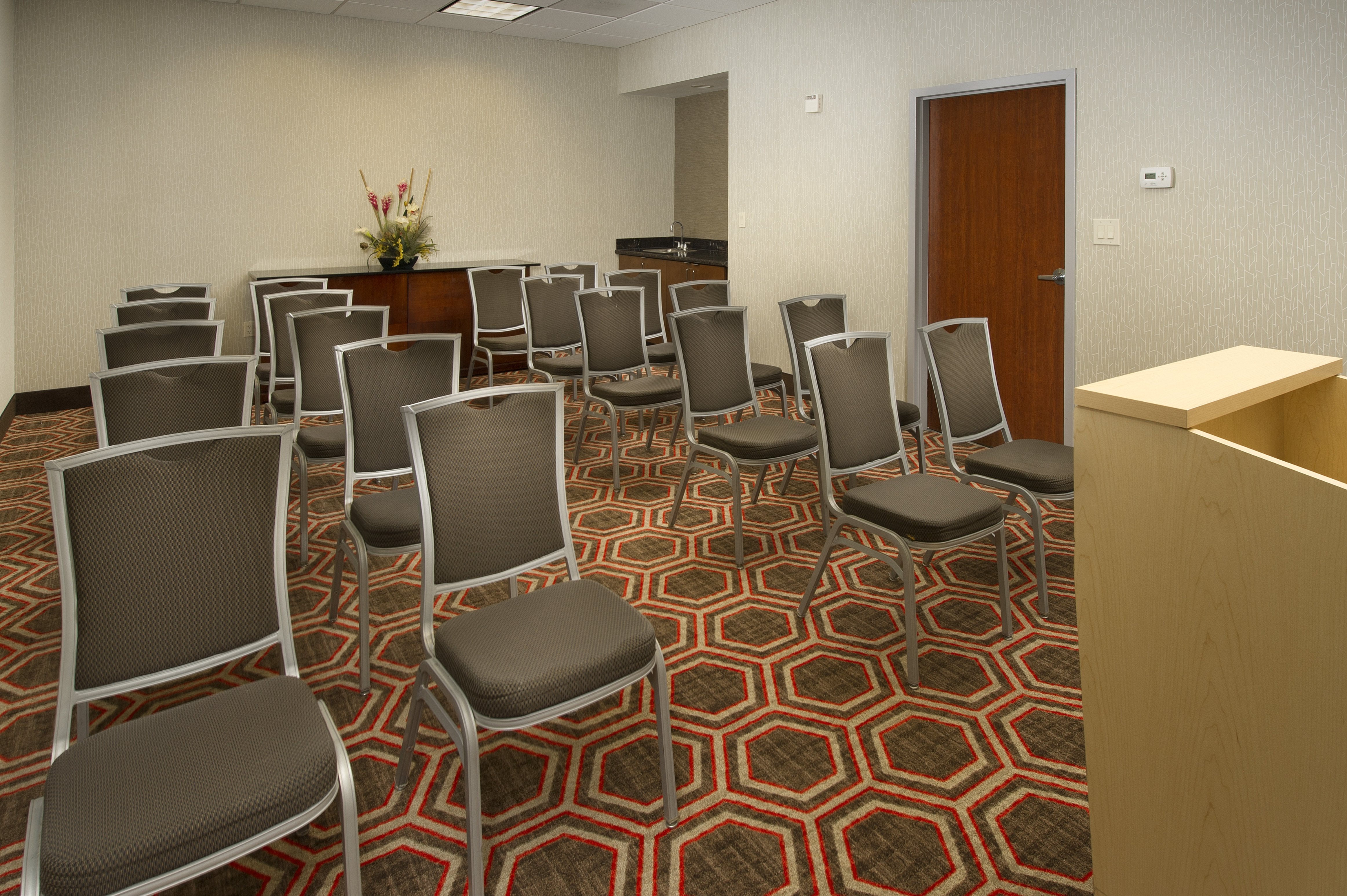 holiday inn express baltimore at the stadiums by ihg
