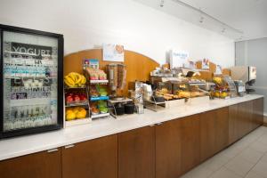 Holiday Inn Express Baltimore At The Stadiums By Ihg,Hawkins Point>>Baltimore,3 star