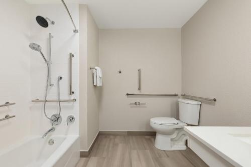 holiday inn express baltimore at the stadiums by ihg