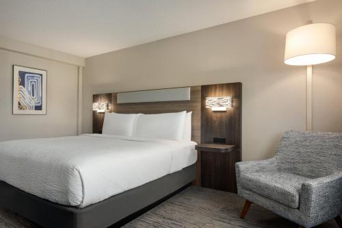 holiday inn express baltimore at the stadiums by ihg