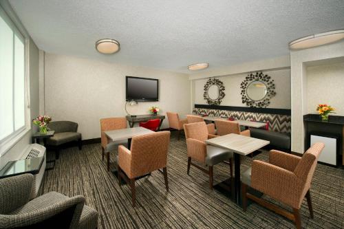 holiday inn express baltimore at the stadiums by ihg