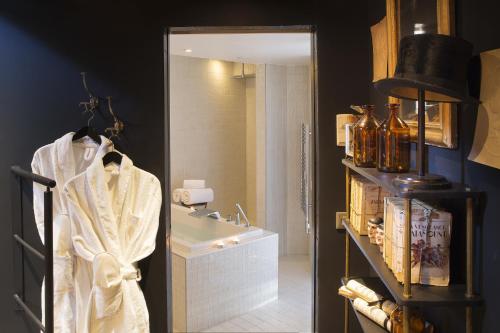 hotel le chat noir
