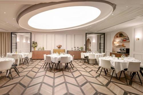 renaissance paris nobel tour eiffel hotel