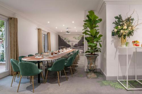 renaissance paris nobel tour eiffel hotel