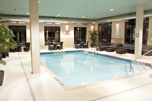 Holiday Inn Express Pembroke By Ihg,Renfrew>>Pembroke,3 star