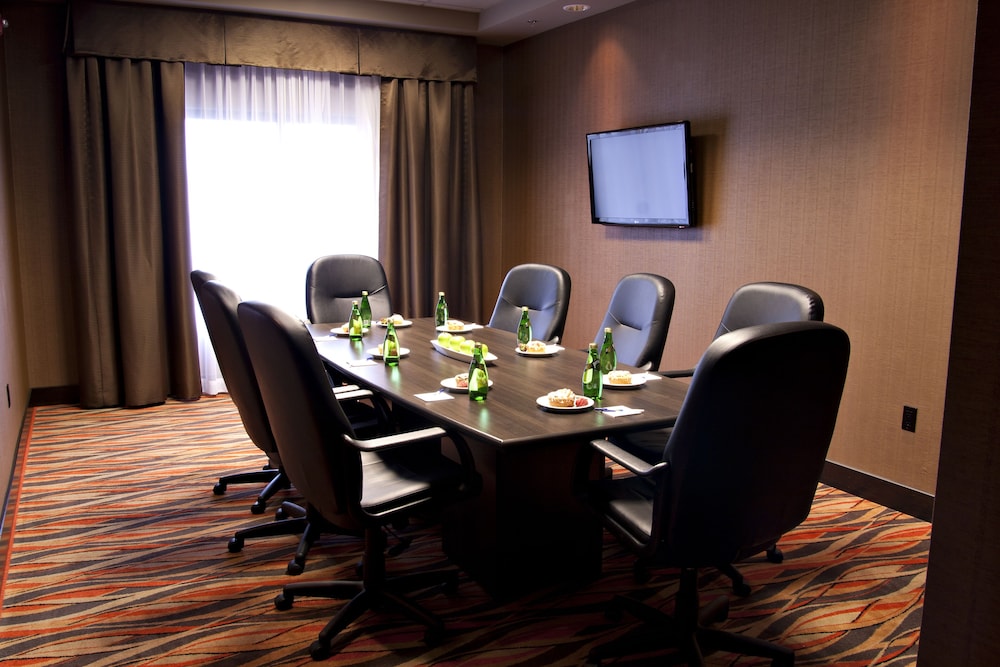 holiday inn express pembroke by ihg