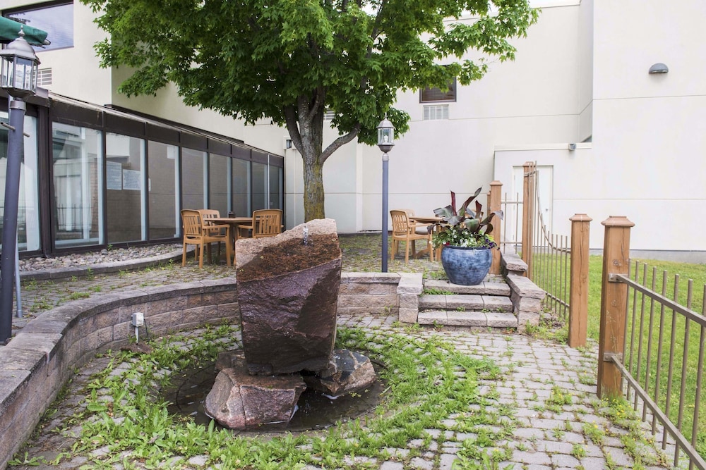 quality inn and conference centre