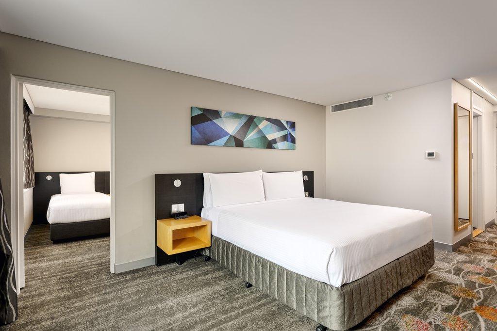 holiday inn perth city centre by ihg