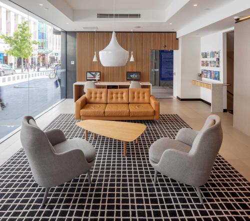 holiday inn perth city centre by ihg