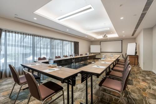 holiday inn perth city centre by ihg