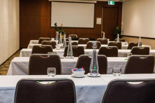 holiday inn perth city centre by ihg