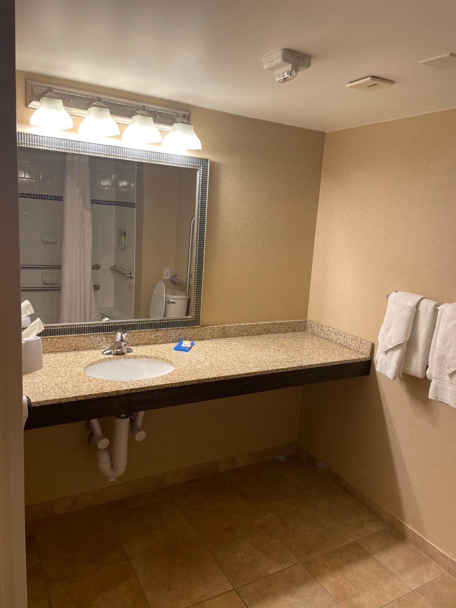 holiday inn express philadelphia penns landing by ihg