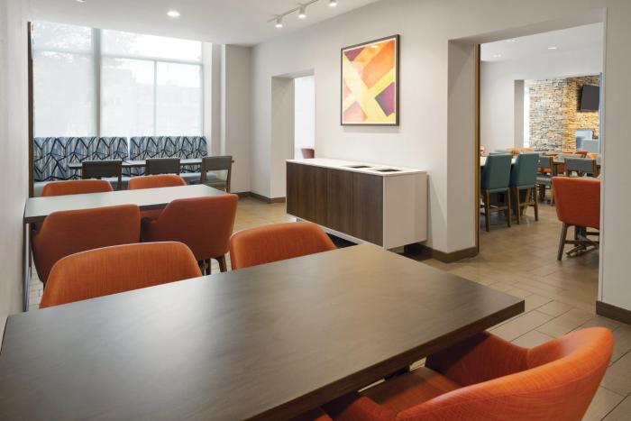 holiday inn express philadelphia penns landing by ihg