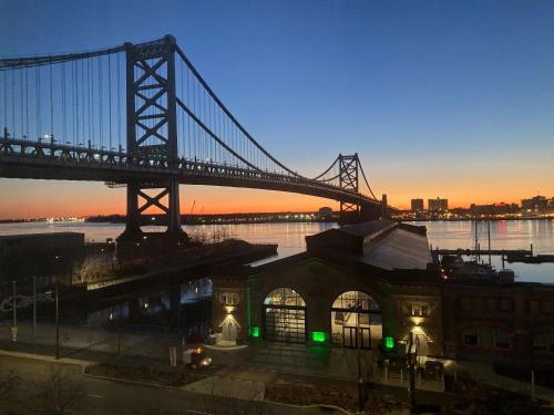 holiday inn express philadelphia penns landing by ihg
