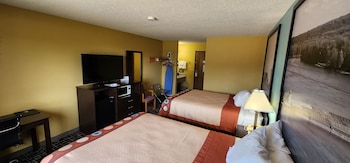 super 8 by wyndham dyersville near field of dreams