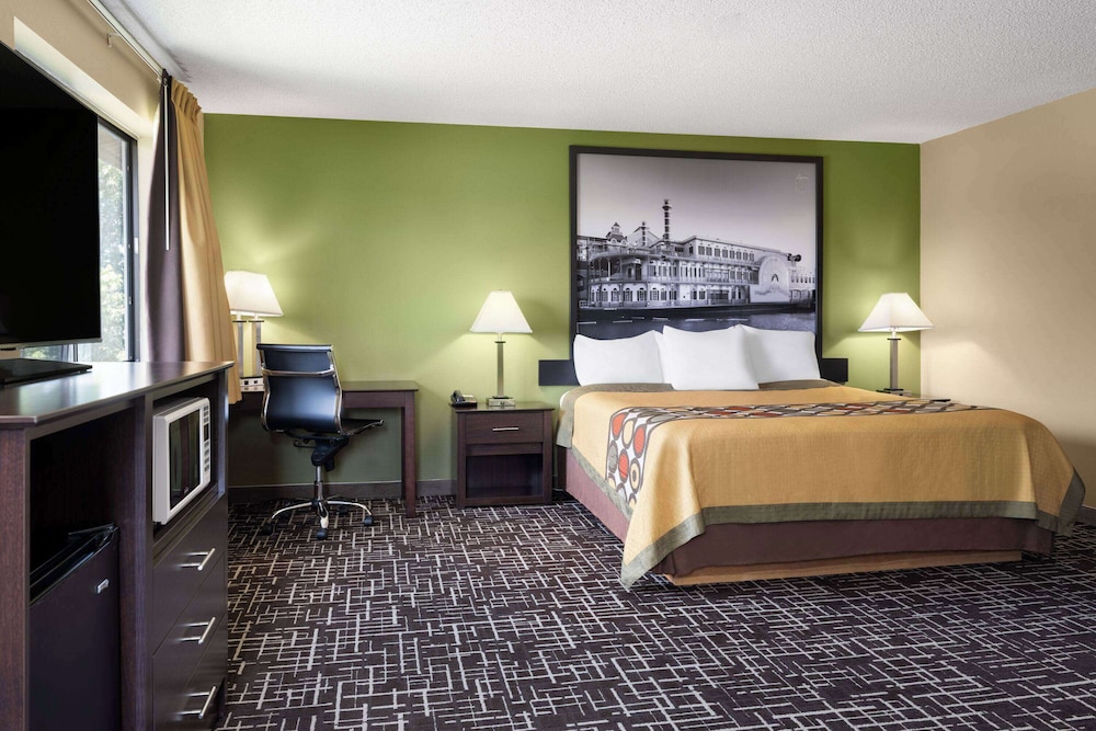 super 8 by wyndham dyersville near field of dreams